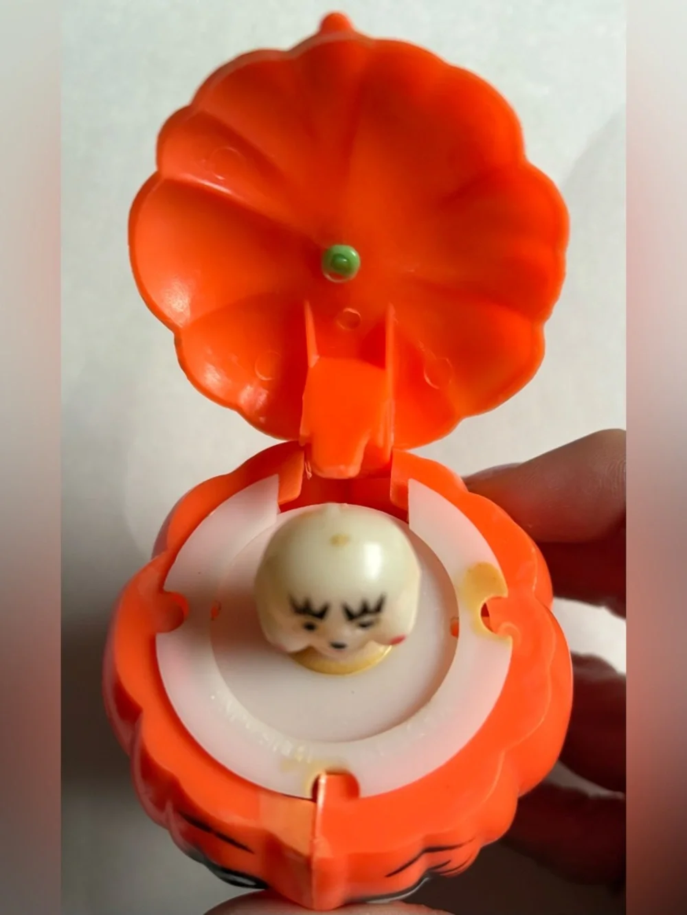 Vintage Fun World Halloween Jack-O-Lantern Pumpkin Pop Up Ghost Plastic Toy